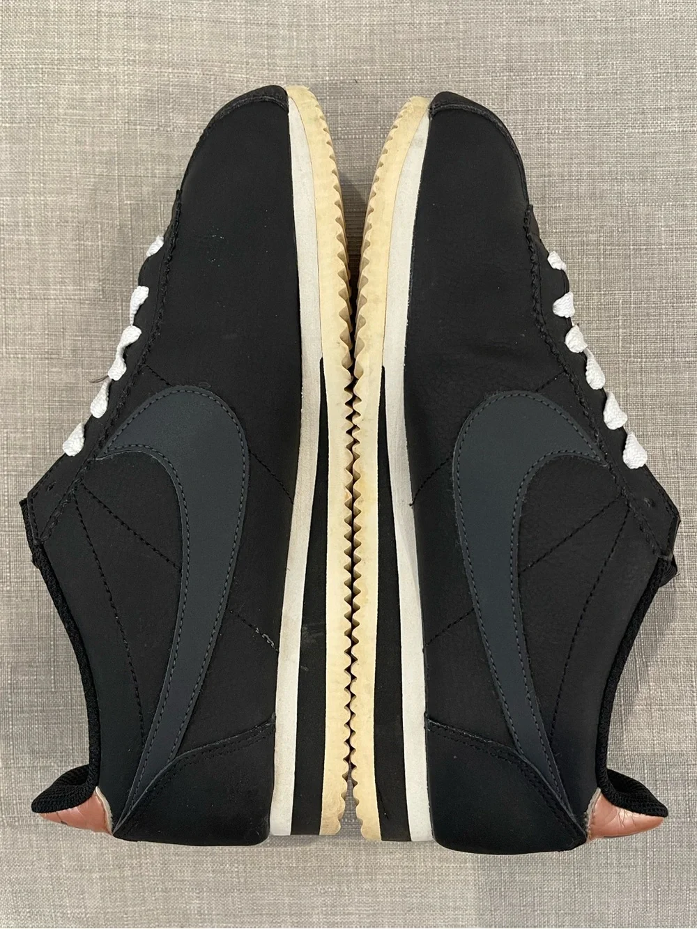 Nike colorway black
